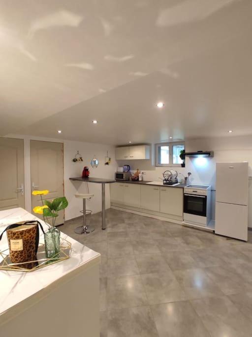 Appartement 100M2, Independant Dans Notre Maison Garennes-sur-Eure Luaran gambar