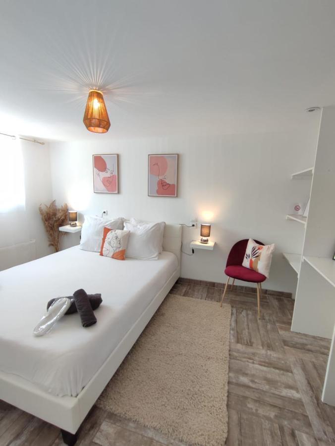 Appartement 100M2, Independant Dans Notre Maison Garennes-sur-Eure Luaran gambar