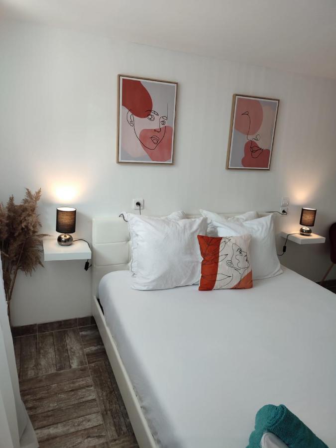Appartement 100M2, Independant Dans Notre Maison Garennes-sur-Eure Luaran gambar