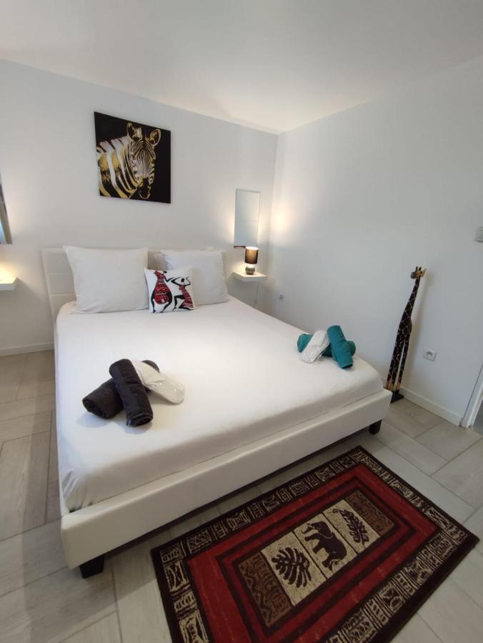 Appartement 100M2, Independant Dans Notre Maison Garennes-sur-Eure Luaran gambar