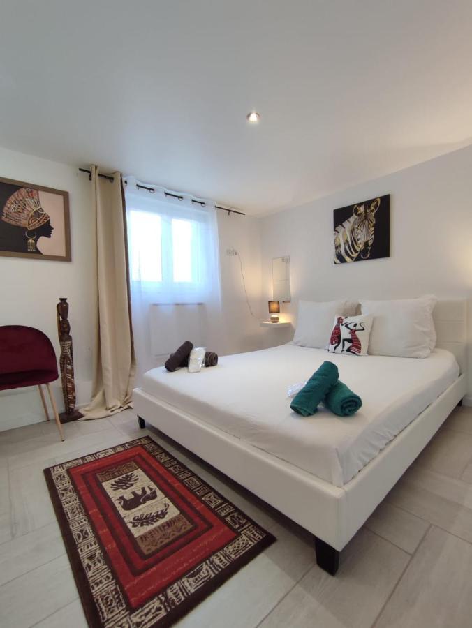 Appartement 100M2, Independant Dans Notre Maison Garennes-sur-Eure Luaran gambar