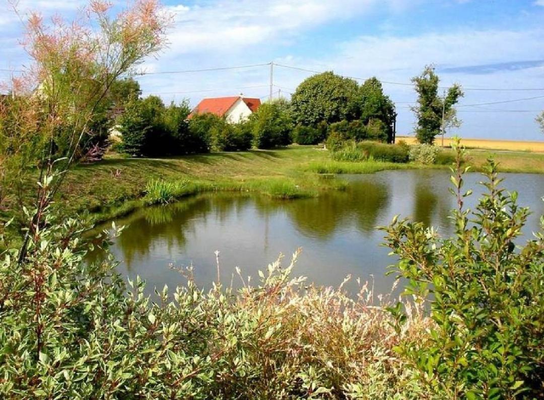 Appartement 100M2, Independant Dans Notre Maison Garennes-sur-Eure Luaran gambar