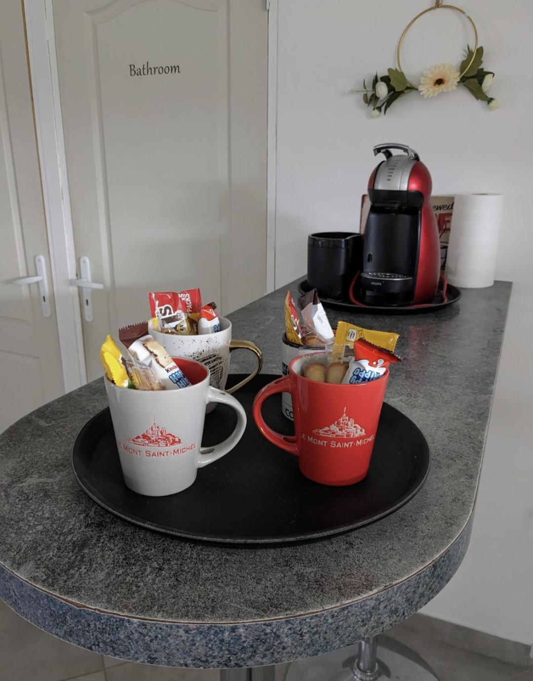 Appartement 100M2, Independant Dans Notre Maison Garennes-sur-Eure Luaran gambar