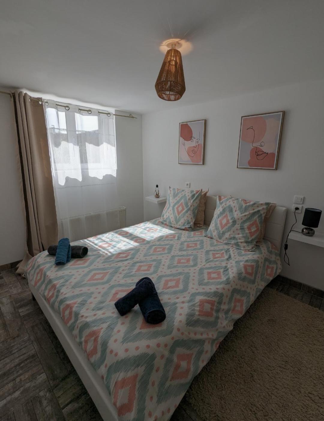 Appartement 100M2, Independant Dans Notre Maison Garennes-sur-Eure Luaran gambar